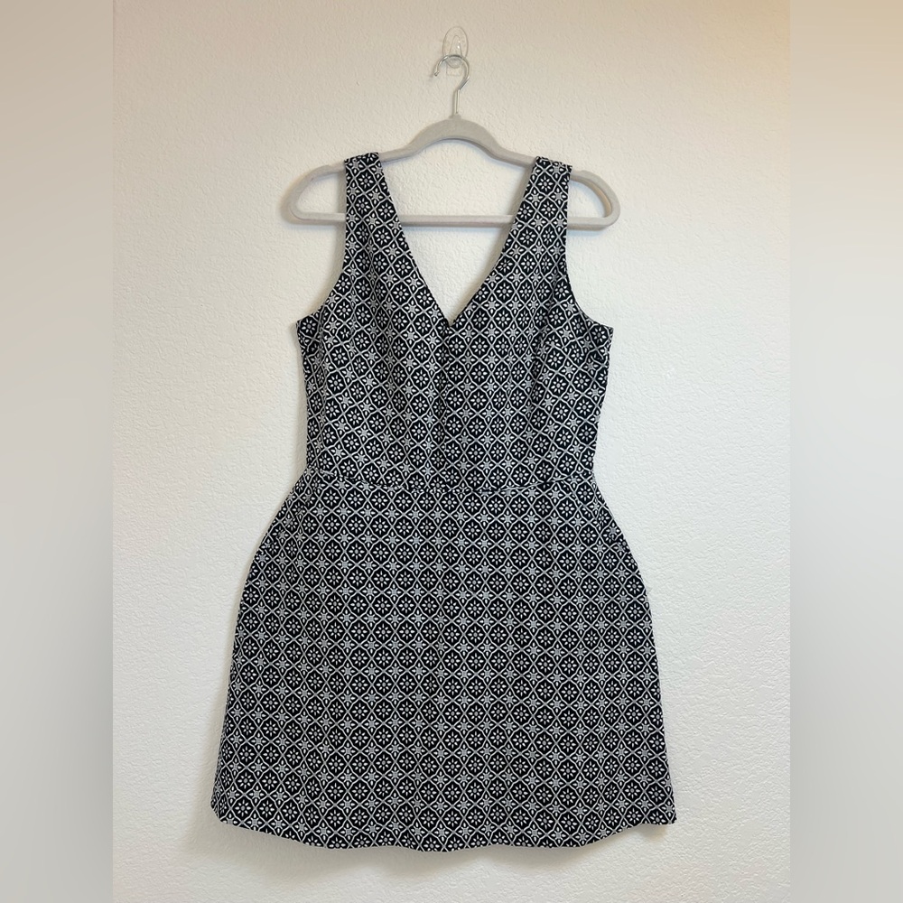 GAP Black and White‎ Geometric Dress